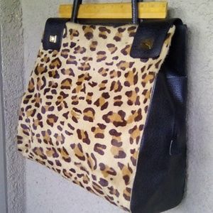 Vintage blooming dales leather bag.